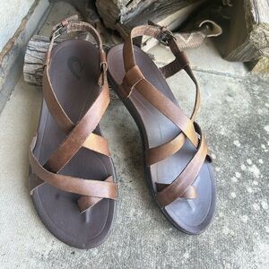 OLUKAI UPENA Coffee brown Strappy casual women’s Leather Sandal Sz-6. P